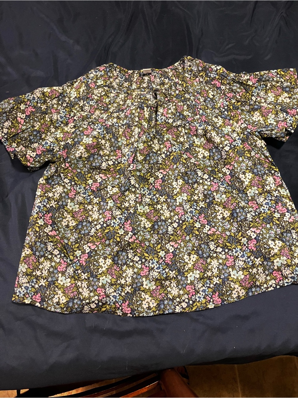 Old Navy Olive Floral Peasant Top with Pink and Blue Accents NWOT med tall